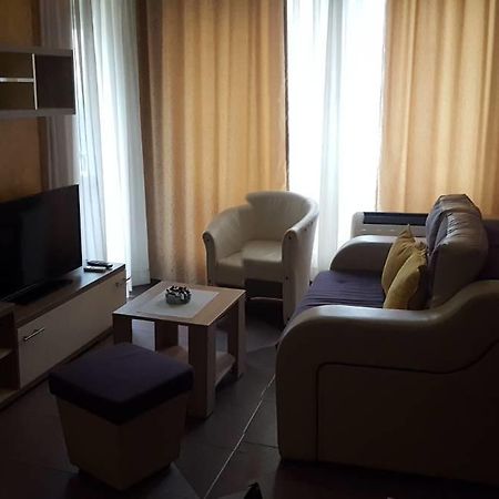 בודווה Apartman Centar Lux מראה חיצוני תמונה